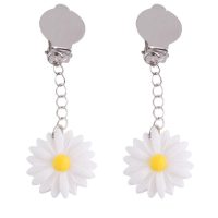 Oorbellen met bloemen — verkleedaccessoire voor een hippie themafeest bij Carnavalshop Berlaar